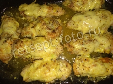 Рулетики из индейки с ананасами и сыром в духовке