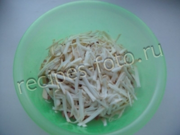 Рулетики из лаваша с колбасой и сыром