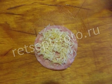 Рулетики из ветчины с сыром