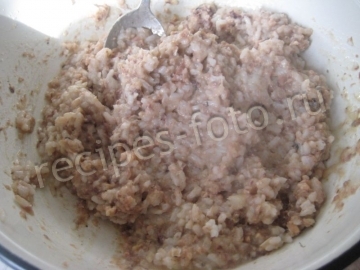 Рыбные котлеты из рыбных консервов с рисом