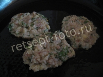 Рыбные котлеты из свежего тунца с картошкой