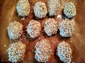 Ржаные булочки с семечками подсолнуха
