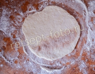 Сахарные плюшки с корицей из дрожжевого теста