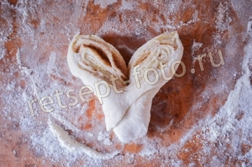 Сахарные плюшки с корицей из дрожжевого теста