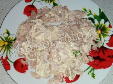 Салат "Ананас" с курицей и кукурузой