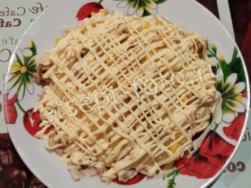 Салат "Ананас" с курицей и кукурузой