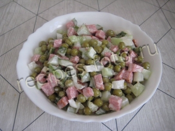Салат "Ангарский" с копченой колбасой и свежим огурцом