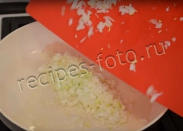 Салат "Белая ночь" с куриными сердечками и грибами