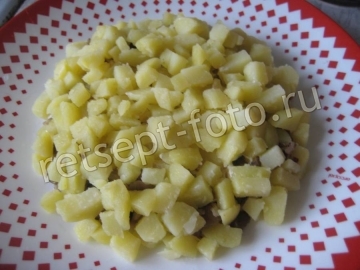 Салат "Белая ночь" с курицей и грибами