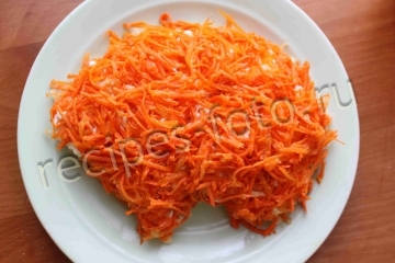 Салат "Ежик" с корейской морковью и курицей
