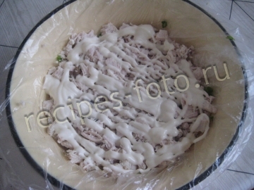 Салат "Грибная поляна" с опятами и курицей