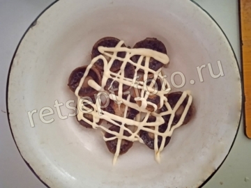 Салат "Грибная поляна" с жареными грибами и копченой курицей