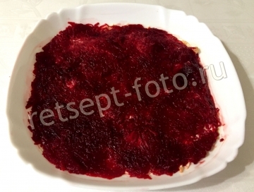 Салат "Изюминка" из свеклы, моркови и сыра