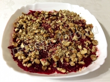 Салат "Изюминка" из свеклы, моркови и сыра