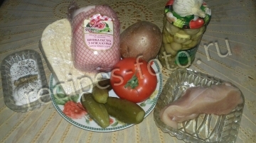 Салат "Изысканный" с курицей, ветчиной и грибами