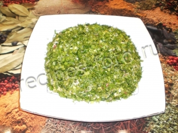 Салат "Корзина с цветами" с курицей и грибами