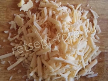 Салат "Мадемуазель" с копченой курицей и ананасами
