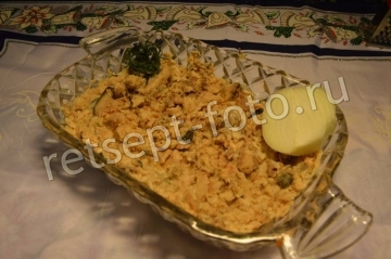 Салат "Мимоза" с маслом, сыром и горбушей