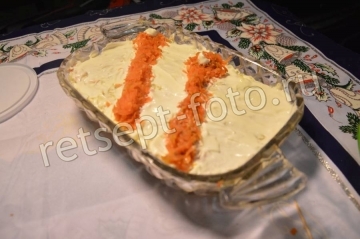 Салат "Мимоза" с маслом, сыром и горбушей