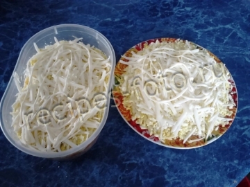 Салат "Мимоза" с плавленым сыром и картошкой