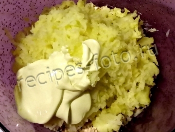Салат "Мимоза" с тунцом и мясом криля