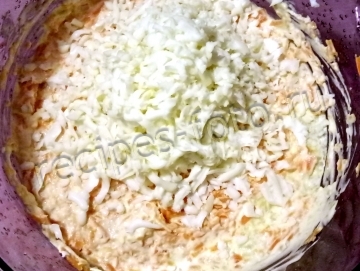 Салат "Мимоза" с тунцом и мясом криля