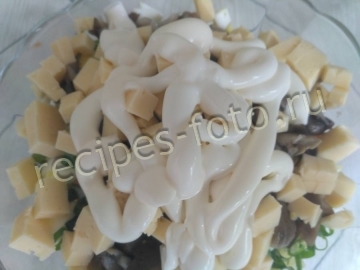 Салат "Мужской каприз" с грибами и мясом
