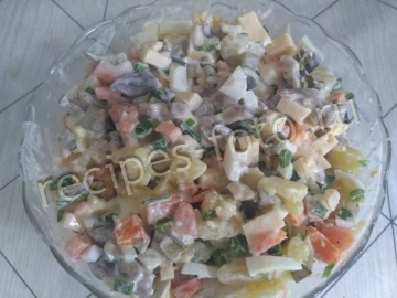Салат "Мужской каприз" с грибами и мясом