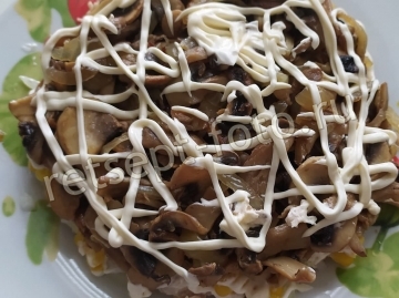 Салат "Подсолнух" с корейской морковью и курицей