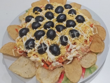Салат "Подсолнух" с корейской морковью и курицей