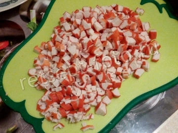 Салат "Разноцветный" с крабовыми палочками и перцем