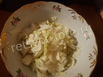 Салат "Ревнивец" с курицей, сухариками и моцареллой
