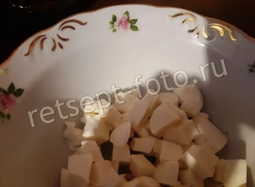 Салат "Ревнивец" с курицей, сухариками и моцареллой