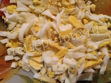 Салат "Соломка" с колбасой и кукурузой