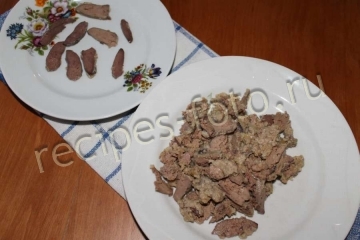 Салат "Тигренок" с куриной печенью слоями
