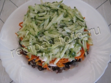 Салат "Восторг" с корейской морковью и курицей