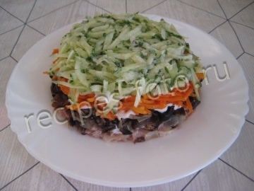Салат "Восторг" с корейской морковью и курицей