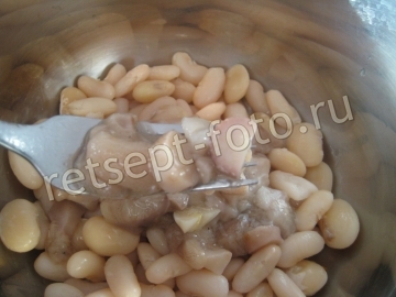 Салат с фасолью и маринованными грибами