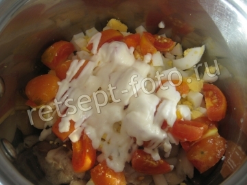 Салат с фасолью и маринованными грибами