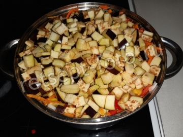Салат из баклажан с яблоками на зиму