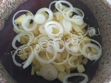 Салат из черемши, яиц и картошки с майонезом