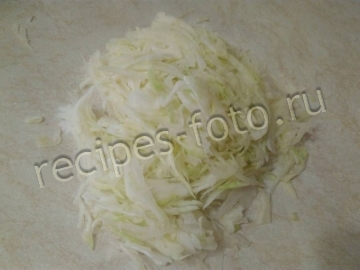 Салат из черемши с огурцами и капустой