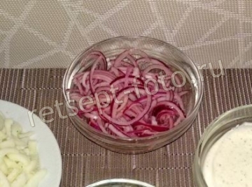 Салат из кальмаров с огурцами