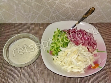 Салат из кальмаров с огурцами