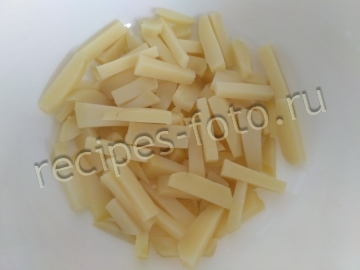 Салат из консервированной скумбрии на скорую руку: просто и вкусно