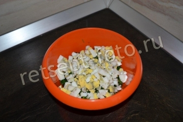 Салат из крапивы с яйцом