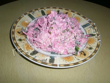 Салат из красной редьки с плавленым сыром