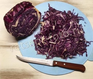 Салат из краснокочанной капусты с курицей