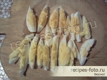 Салат из морской капусты и копченой горбуши