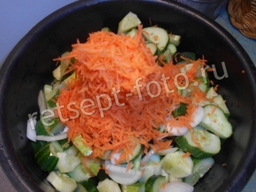 Салат из огурцов с горчицей, чесноком и луком на зиму